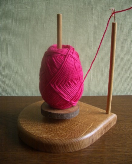 Finished yarn holder